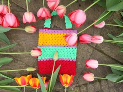 Gehaakt tasje in felle kleuren